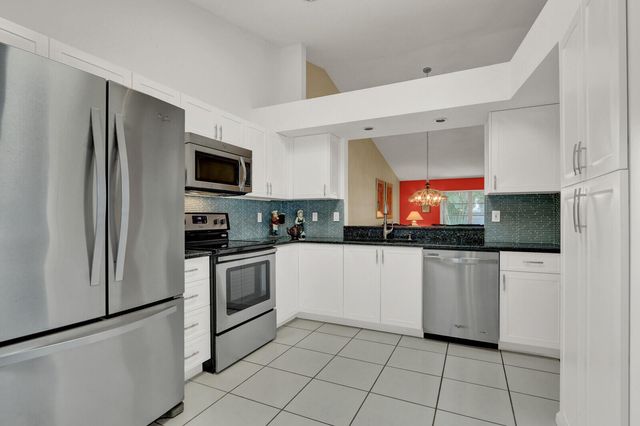 9904 Summerbrook Terrace B, Boynton Beach, FL 33437