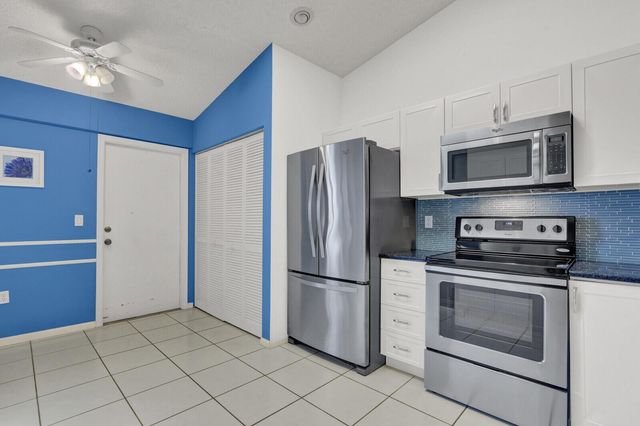 9904 Summerbrook Terrace B, Boynton Beach, FL 33437