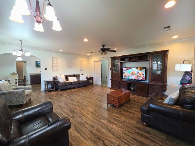 255 West 24th Street, Larose, LA 70373