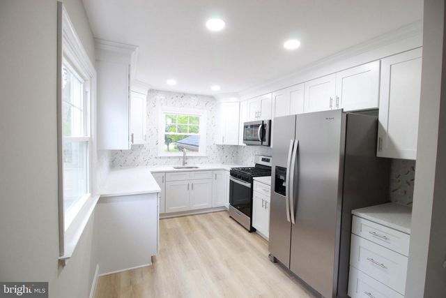 20 MARLBOROUGH AVE, Marlton, NJ 08053