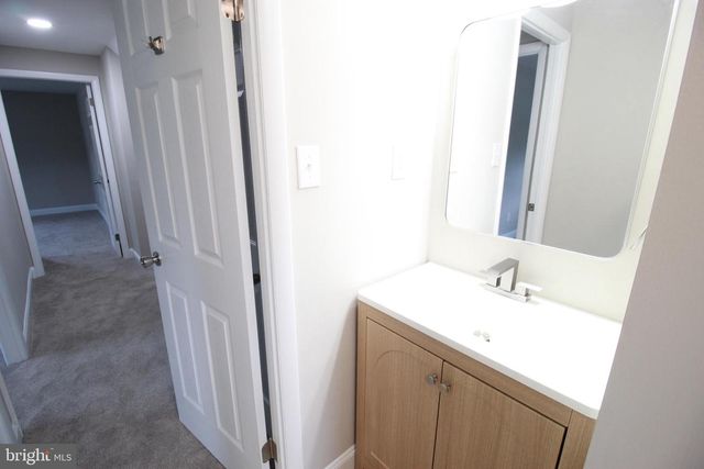 20 MARLBOROUGH AVE, Marlton, NJ 08053