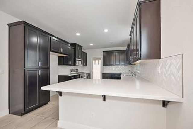 38 Huddlestone Cir, Roseville, CA 95661