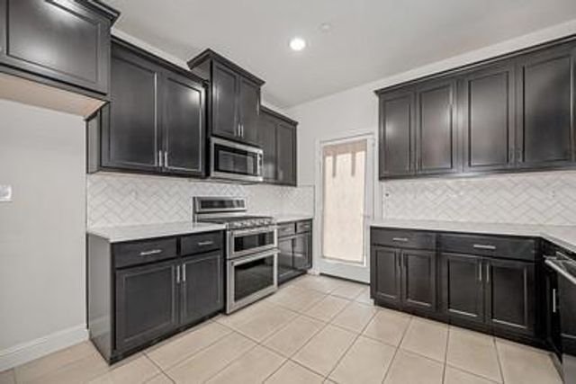 38 Huddlestone Cir, Roseville, CA 95661