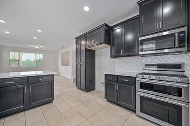 38 Huddlestone Cir, Roseville, CA 95661