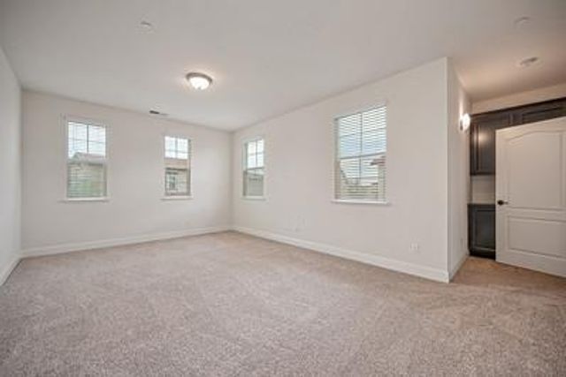 38 Huddlestone Cir, Roseville, CA 95661