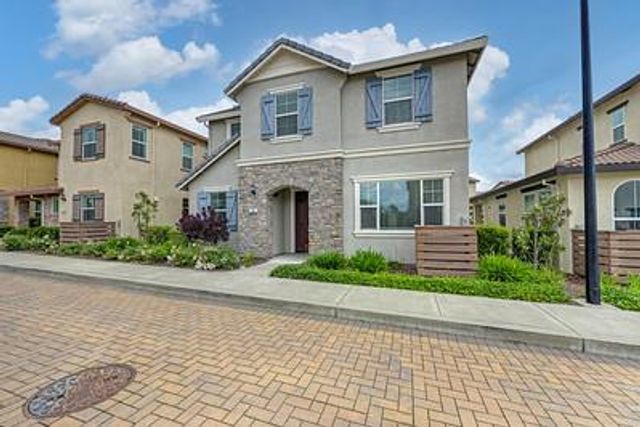 38 Huddlestone Cir, Roseville, CA 95661
