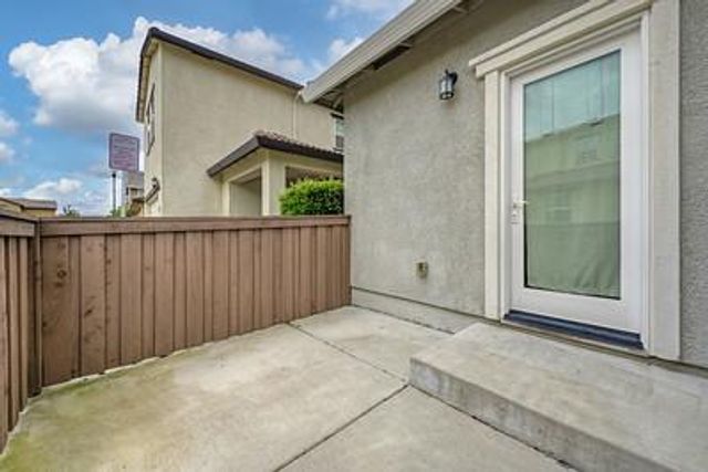 38 Huddlestone Cir, Roseville, CA 95661