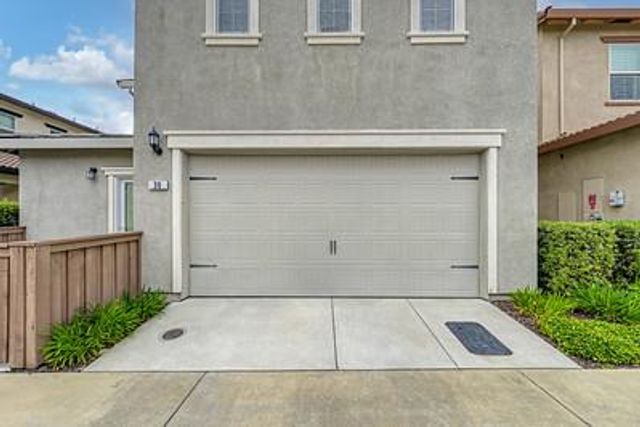 38 Huddlestone Cir, Roseville, CA 95661
