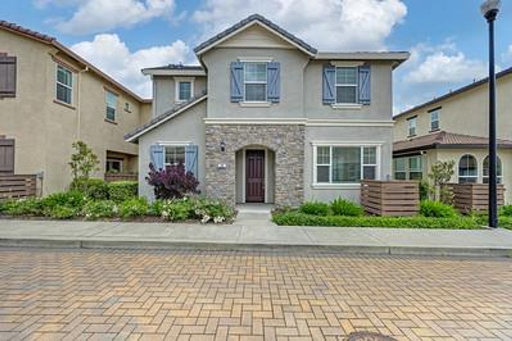 38 Huddlestone Cir, Roseville, CA 95661