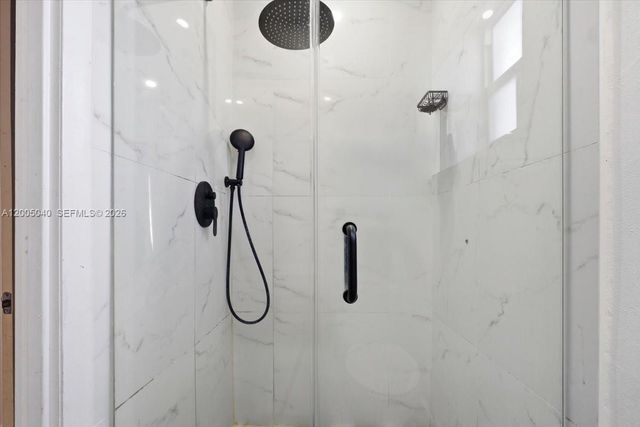 740 SW 7th Ave, Hallandale Beach, FL 33009