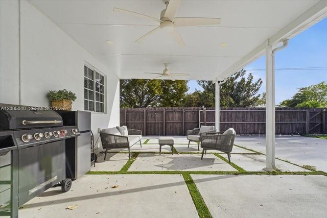 740 SW 7th Ave, Hallandale Beach, FL 33009