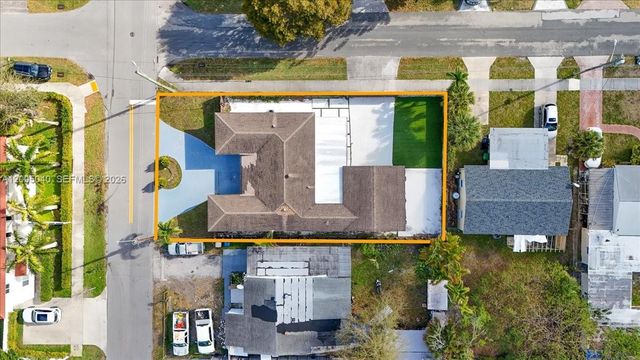 740 SW 7th Ave, Hallandale Beach, FL 33009