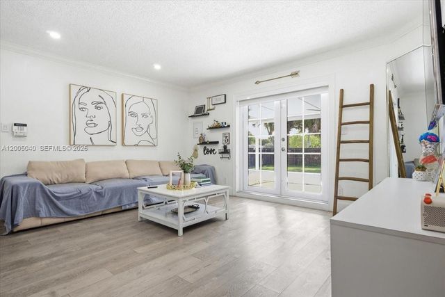 740 SW 7th Ave, Hallandale Beach, FL 33009