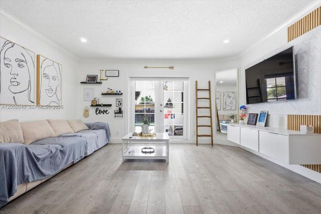 740 SW 7th Ave, Hallandale Beach, FL 33009