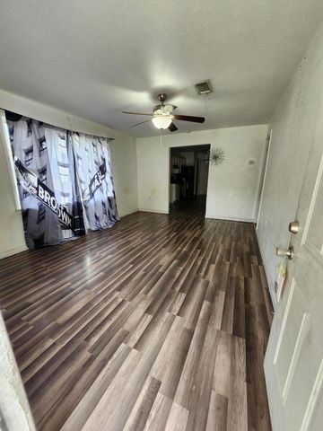 1100 Westwood, Leesville, LA 71446