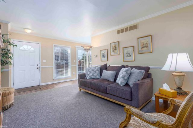 15207 Renshaw Drive, Clinton Twp, MI 48038