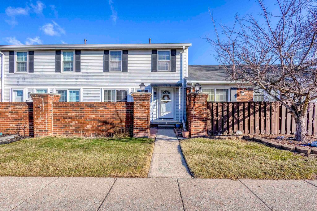 15207 Renshaw Drive, Clinton Twp, MI 48038