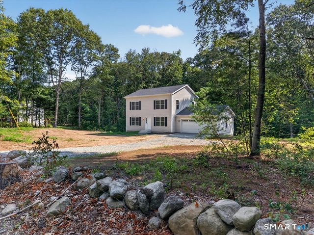 1033 Old Colchester Road, Montville, CT 06370