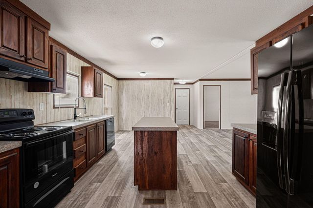 22 Rosa Drive, Saint Matthews, SC 29135