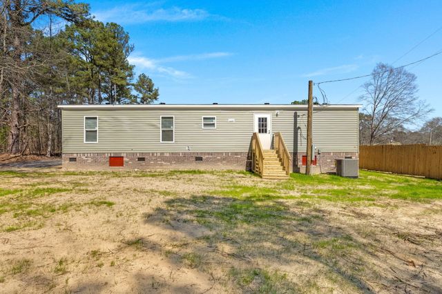 22 Rosa Drive, Saint Matthews, SC 29135