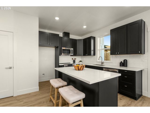 5224 Se Knapp, Portland, OR 97206