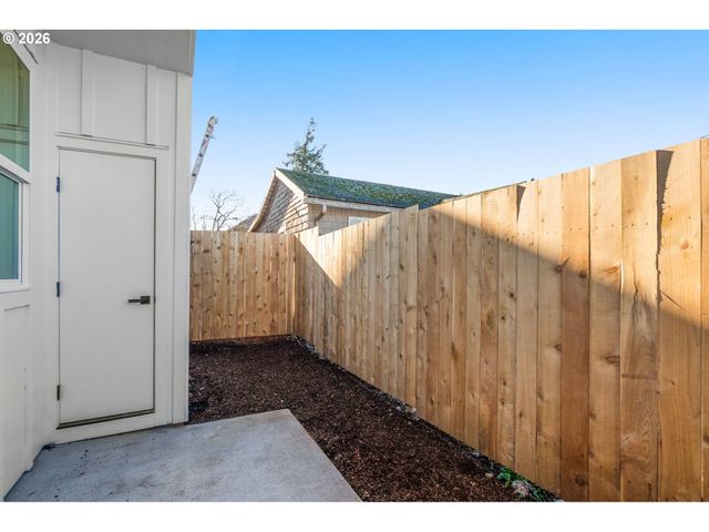 5224 Se Knapp, Portland, OR 97206