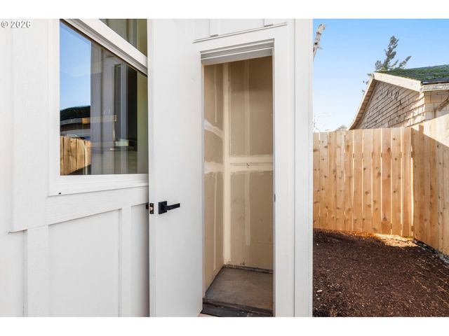 5224 Se Knapp, Portland, OR 97206