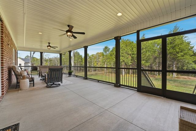 1497 Phillips Rd, Lebanon, TN 37087