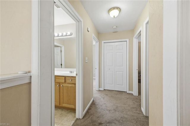 1864 Kempsville Crossing Ln, Virginia Beach, VA 23464