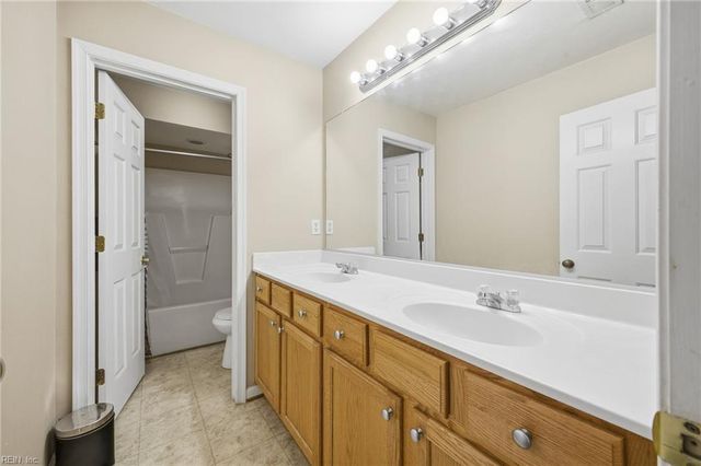 1864 Kempsville Crossing Ln, Virginia Beach, VA 23464