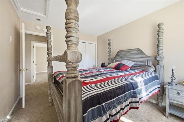 1864 Kempsville Crossing Ln, Virginia Beach, VA 23464