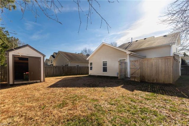 1864 Kempsville Crossing Ln, Virginia Beach, VA 23464