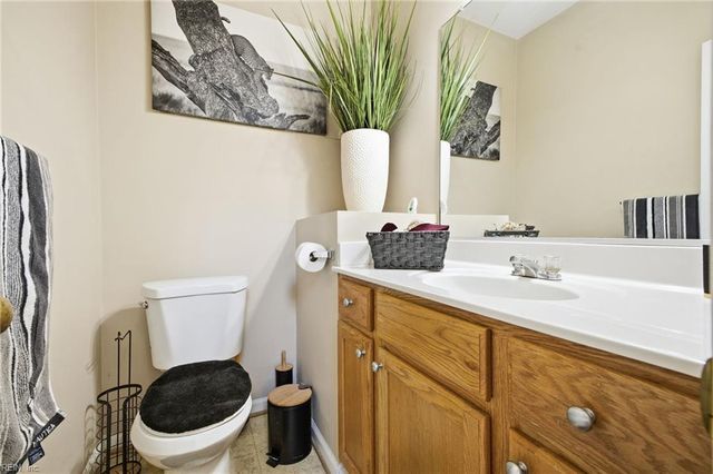 1864 Kempsville Crossing Ln, Virginia Beach, VA 23464