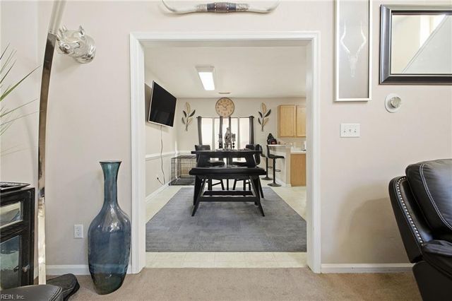 1864 Kempsville Crossing Ln, Virginia Beach, VA 23464