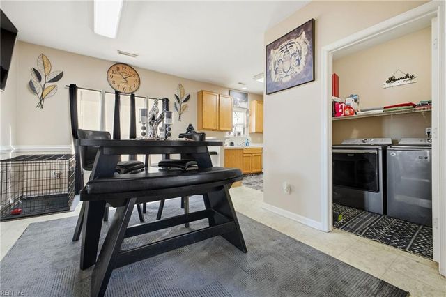 1864 Kempsville Crossing Ln, Virginia Beach, VA 23464