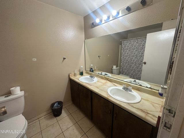 863 Nutmeg Place 12, Reno, NV 89502