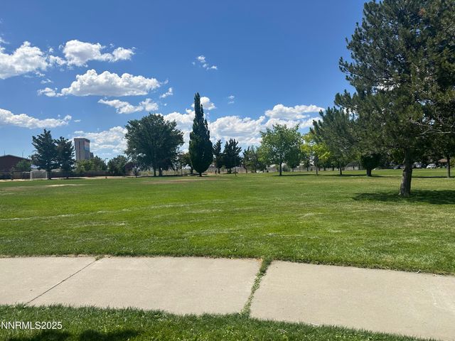 863 Nutmeg Place 12, Reno, NV 89502