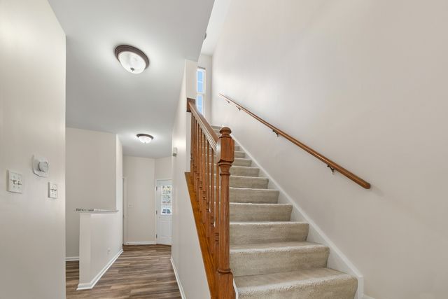 303 Glen Leven Court 303, Schaumburg, IL 60194