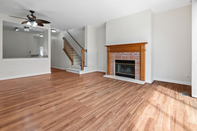 303 Glen Leven Court 303, Schaumburg, IL 60194