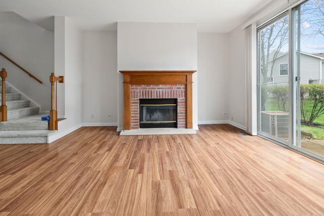 303 Glen Leven Court 303, Schaumburg, IL 60194