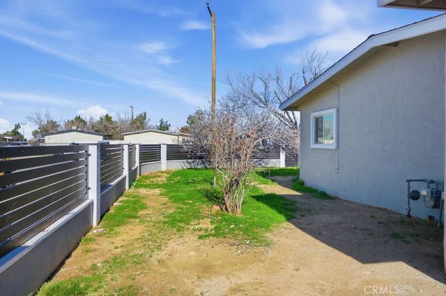 552 W Avenue H8, Lancaster, CA 93534
