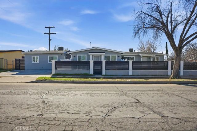 552 W Avenue H8, Lancaster, CA 93534