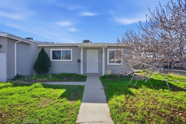 552 W Avenue H8, Lancaster, CA 93534
