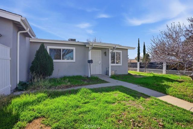 552 W Avenue H8, Lancaster, CA 93534