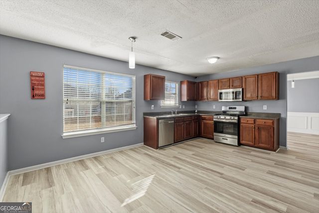 541 Hamlet Drive, Hampton, GA 30228