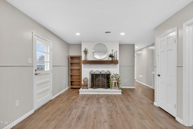 867 Northeast Wayne Avenue, Abingdon, VA 24210