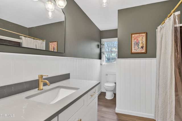 867 Northeast Wayne Avenue, Abingdon, VA 24210