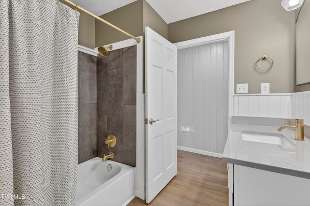 867 Northeast Wayne Avenue, Abingdon, VA 24210