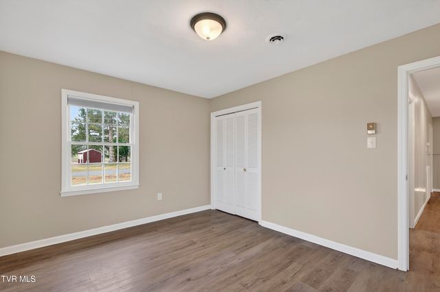 867 Northeast Wayne Avenue, Abingdon, VA 24210