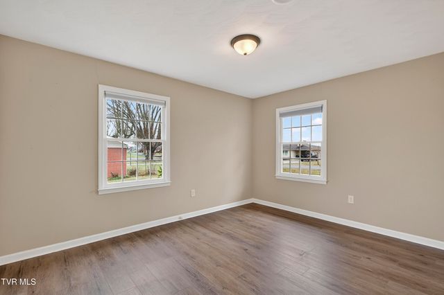 867 Northeast Wayne Avenue, Abingdon, VA 24210